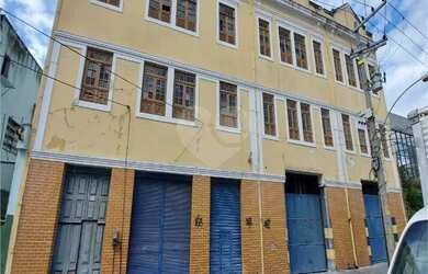 Imagem: O depósito possui 2.441m² de Área e está localizado em