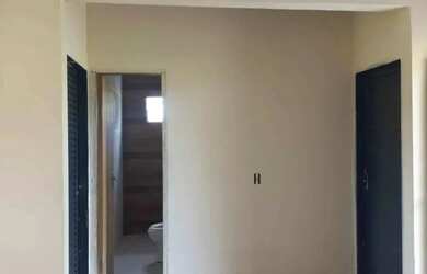 Imagem: A casa possui 2 Dormitórios, 1 Banheiro e está localizado