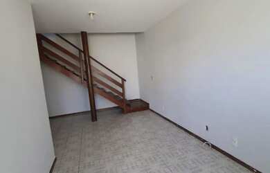 Imagem: A casa possui 3 Dormitórios, 3 Banheiros, 4 Vagas na garagem