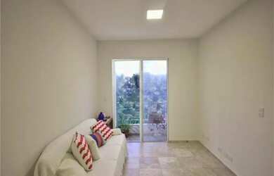 Imagem: O apartamento possui 3 Dormitórios, 1 Banheiro, 1 Vaga na garagem