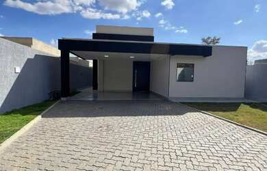 Imagem: A casa em condomínio possui 4 Dormitórios, 4 Banheiros, 5