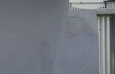 Imagem: A casa possui 3 Dormitórios, 4 Banheiros, 2 Vagas na garagem