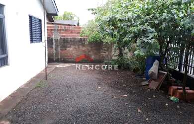 Imagem: A casa possui 3 Dormitórios, 2 Banheiros, 2 Vagas na garagem