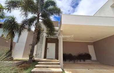 Imagem: A casa em condomínio possui 3 Dormitórios, 2 Banheiros, 4