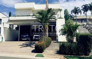 Imagem: A casa em condomínio possui 5 Dormitórios, 5 Banheiros, 5