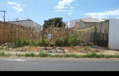 Imagem: O terreno possui 300m² de Área e está localizado em Patrimônio