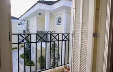 Imagem: A casa em condomínio possui 3 Dormitórios, 3 Banheiros, 4