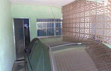 Imagem: A casa possui 2 Dormitórios, 3 Banheiros, 2 Vagas na garagem