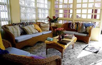 Imagem: A casa possui 3 Dormitórios, 4 Banheiros, 3 Vagas na garagem