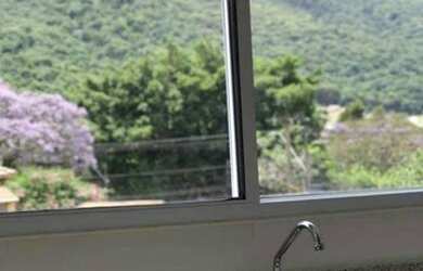 Imagem: O apartamento e possui 2 Dormitórios, Suítes, 1 Banheiro