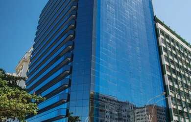 Imagem: O depósito para alugar possui 5 Vagas na garagem e 800m² de