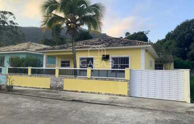 Imagem: A casa em condomínio possui 4 Dormitórios, 3 Banheiros, 2