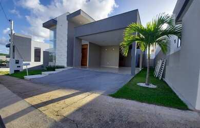 Imagem: A casa em condomínio possui 3 Dormitórios, 3 Banheiros, 2