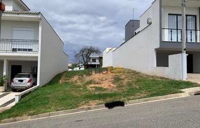 Imagem: O terreno possui 250m² de Área e está localizado em Zona