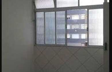 Imagem: O apartamento possui 1 Dormitório, 1 Banheiro, 1 Vaga na garagem