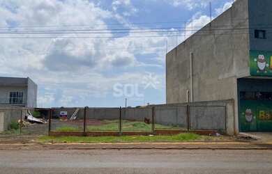 Imagem: O terreno possui 489m² de Área e está localizado em Três