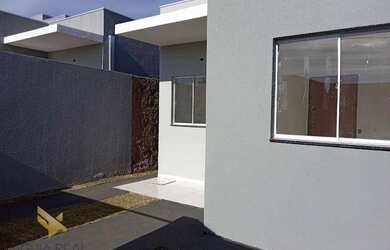 Imagem: A casa possui 2 Dormitórios, 1 Banheiro, 1 Vaga na garagem