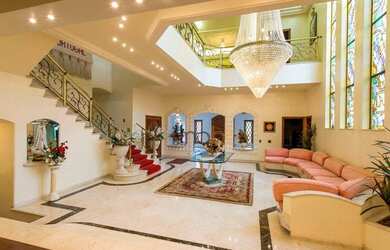 Imagem: A casa em condomínio possui 5 Dormitórios, 5 Banheiros, 5