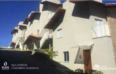 Imagem: A casa possui 3 Dormitórios, 1 Banheiro, 2 Vagas na garagem