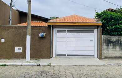 Imagem: A casa possui 2 Dormitórios, 1 Banheiro, 3 Vagas na garagem