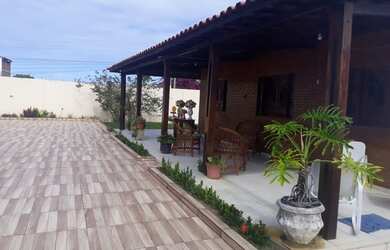 Imagem: Casa por temporada na praia do Francês 4/4 com piscina