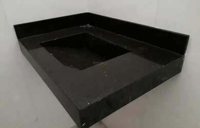 Imagem: A casa possui 3 Dormitórios, 1 Banheiro, 4 Vagas na garagem