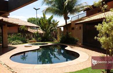 Imagem: A casa em condomínio possui 4 Dormitórios, 5 Banheiros, 4