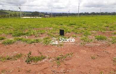 Imagem: O terreno possui 250m² de Área e está localizado em Loteamento