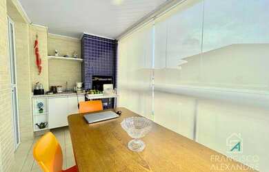 Imagem: O apartamento possui 3 Dormitórios, 1 Banheiro, 2 Vagas na