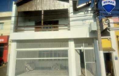 Imagem: O depósito possui 2 Vagas na garagem, 200m² de Área e está