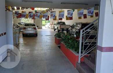 Imagem: O depósito possui 5 Vagas na garagem, 600m² de Área e está