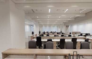 Imagem: O depósito possui 5 Vagas na garagem, 1909m² de Área e Imóvel