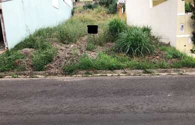 Imagem: O terreno possui 302m² de Área e está localizado em Jardim