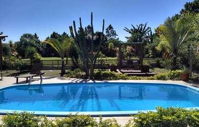 Imagem 4: Linda casa na Praia do Rosa em amplo terreno arboriza de 1170m²