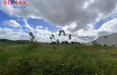 Imagem: O terreno possui 240m² de Área e está localizado em Guanambi