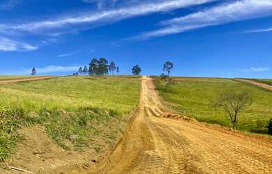 Imagem: O terreno possui 600m² de Área e está localizado em Centro