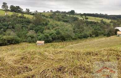 Imagem: O terreno possui 7.300m² de Área e está localizado em Ivoturucaia