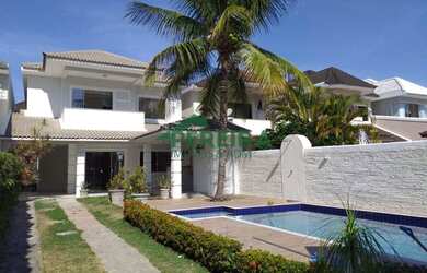 Imagem: A casa em condomínio possui 4 Dormitórios, 1 Banheiro, 4 Vagas