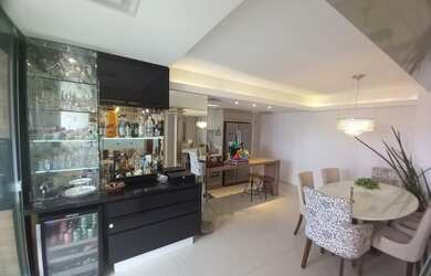 Imagem: O apartamento e possui 2 Dormitórios, Suítes, 2 Banheiros