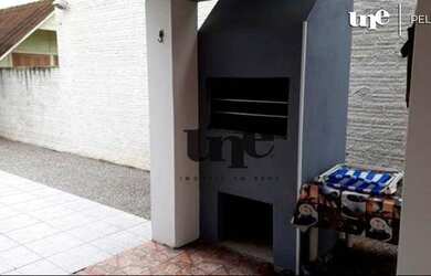 Imagem: A casa possui 2 Dormitórios, 2 Banheiros, 5 Vagas na garagem