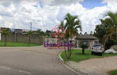 Imagem: A casa possui 3 Dormitórios, 3 Banheiros, 2 Vagas na garagem