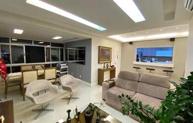 Imagem: O apartamento possui 3 Dormitórios, 2 Banheiros, 2 Vagas na