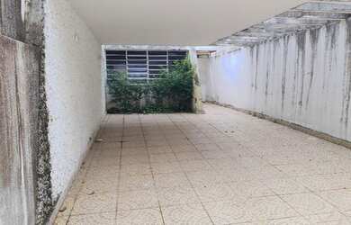 Imagem: O depósito possui 4 Vagas na garagem, 173m² de Área e está