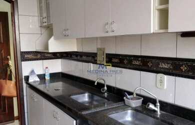 Imagem: O apartamento possui 2 Dormitórios, 1 Banheiro, 2 Vagas na