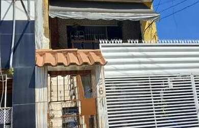 Imagem: Casa Altos na Rua Curuçá, entre Pombal e Soares Carneiro