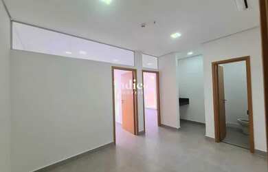 Imagem: O depósito possui 1 Vaga na garagem e 48m² de Área e está