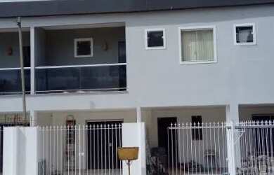 Imagem: A casa em condomínio possui 2 Dormitórios, 3 Banheiros, 1