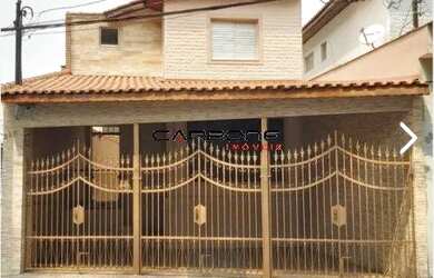 Imagem: A casa possui 3 Dormitórios, 4 Banheiros, 3 Vagas na garagem