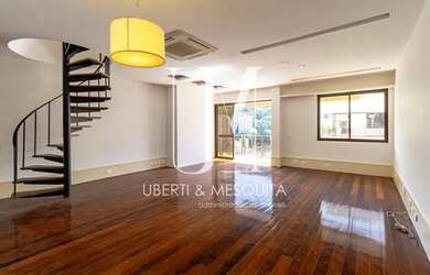 Imagem: O apartamento na cobertura possui 4 Dormitórios, 4 Banheiros