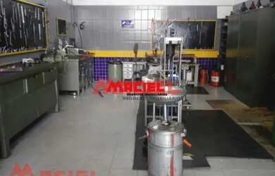 Imagem: O depósito possui 5 Vagas na garagem, 750m² de Área e está